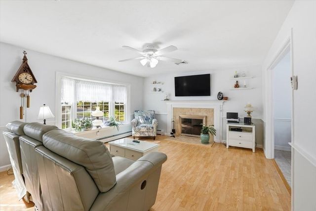 24 Starlight Dr, Barnstable, MA 02648