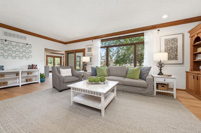 1380 Meadow Green Court SE, Caledonia, MI 49316