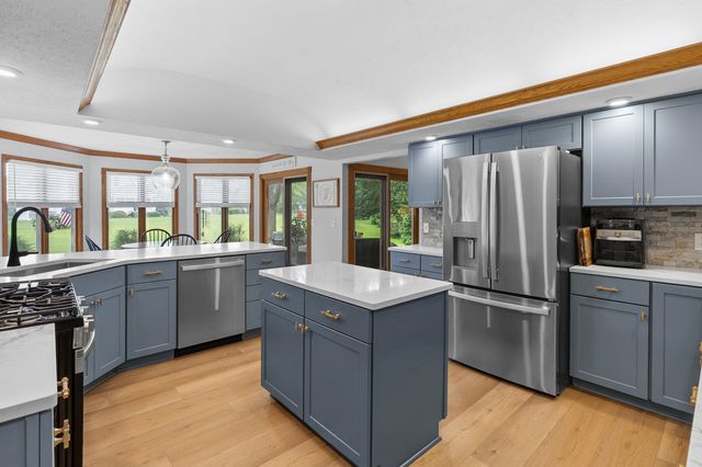 1380 Meadow Green Court SE, Caledonia, MI 49316