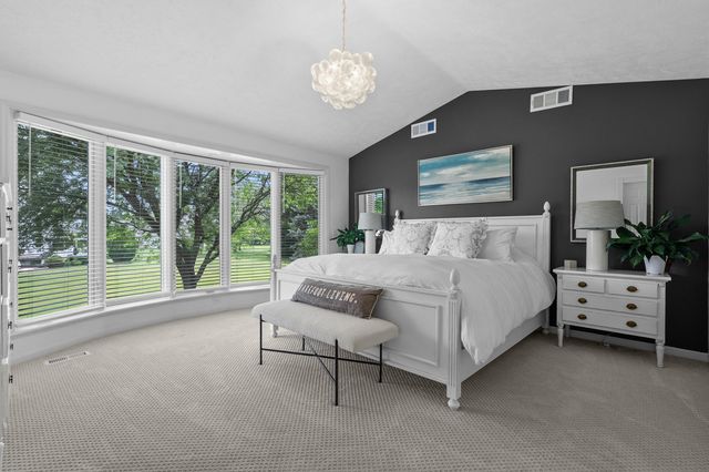 1380 Meadow Green Court SE, Caledonia, MI 49316