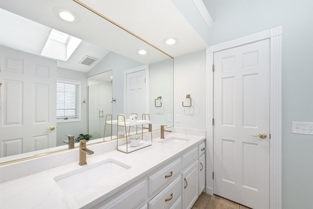 1380 Meadow Green Court SE, Caledonia, MI 49316