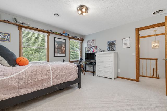 1380 Meadow Green Court SE, Caledonia, MI 49316