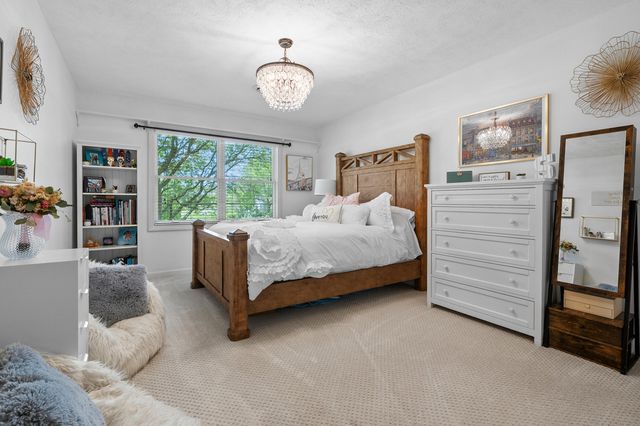 1380 Meadow Green Court SE, Caledonia, MI 49316