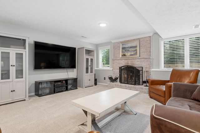 1380 Meadow Green Court SE, Caledonia, MI 49316