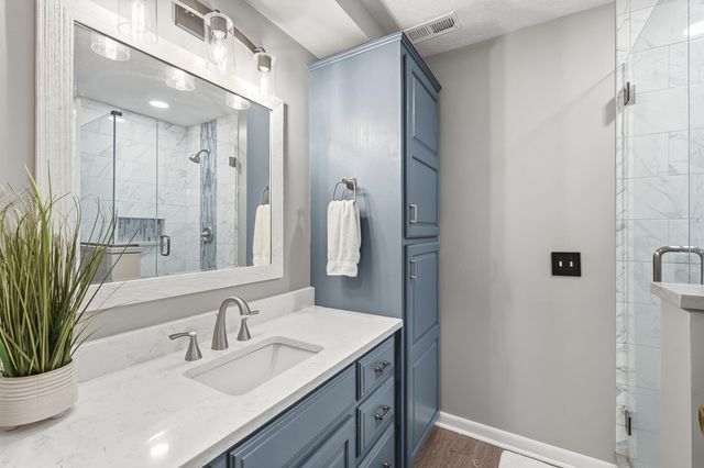 1380 Meadow Green Court SE, Caledonia, MI 49316