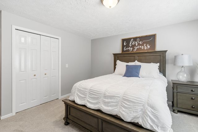 1380 Meadow Green Court SE, Caledonia, MI 49316