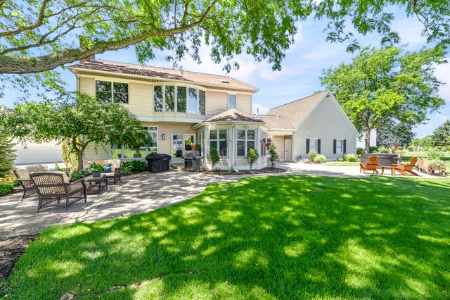 1380 Meadow Green Court SE, Caledonia, MI 49316