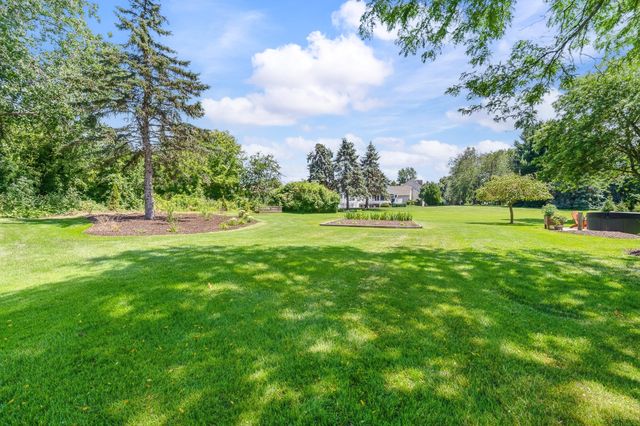 1380 Meadow Green Court SE, Caledonia, MI 49316