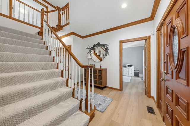 1380 Meadow Green Court SE, Caledonia, MI 49316