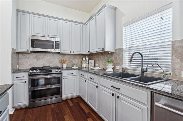 12306 W Elizabeth Shore Loop, Cypress, TX 77433