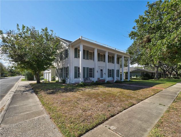 201 Del Mar Blvd, Corpus Christi, TX 78404
