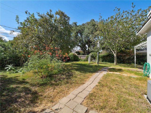 201 Del Mar Blvd, Corpus Christi, TX 78404