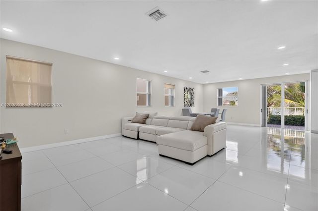 4422 NW 112th Ct, Doral, FL 33178