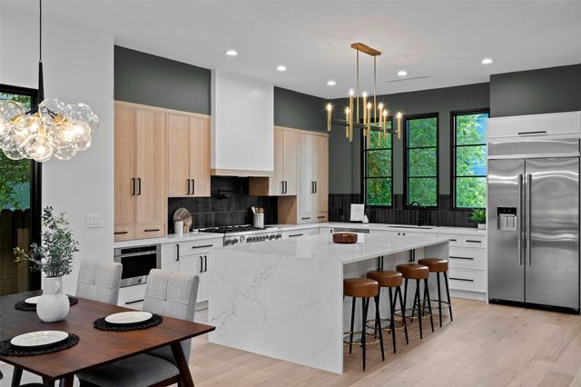 705 E 50th ST, Austin, TX 78751