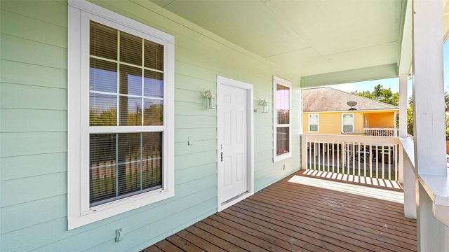 527 12th Street, San Leon, TX 77539
