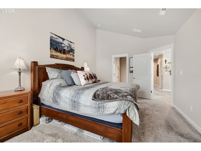 12734 Se ZION St, Happy Valley, OR 97086