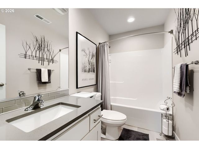 12734 Se ZION St, Happy Valley, OR 97086