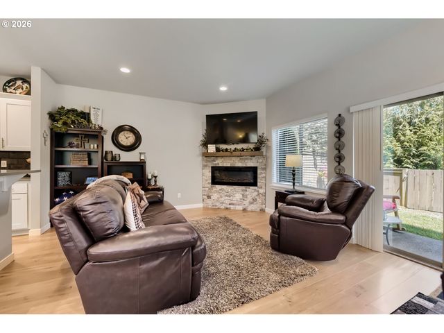 12734 Se ZION St, Happy Valley, OR 97086