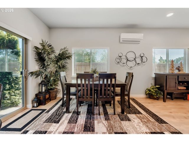 12734 Se ZION St, Happy Valley, OR 97086
