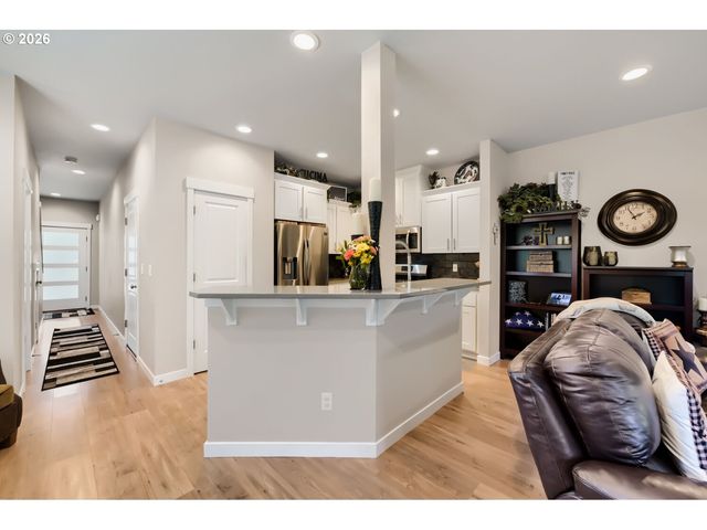 12734 Se ZION St, Happy Valley, OR 97086