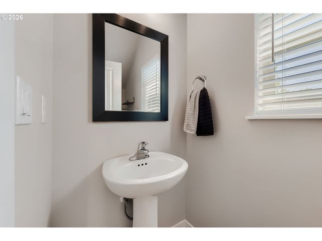 12734 Se ZION St, Happy Valley, OR 97086