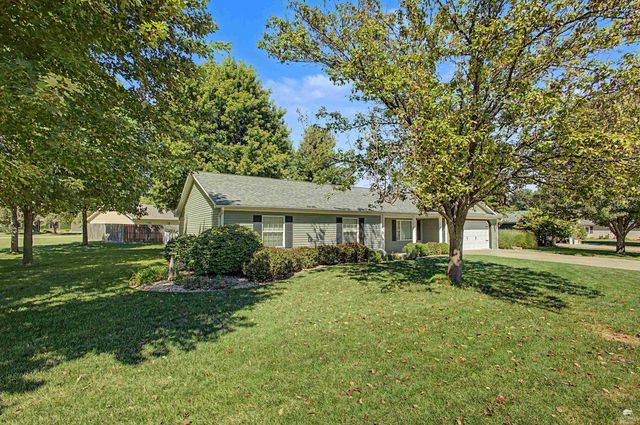 3842 Fox Ridge Drive, Manhattan, KS 66502