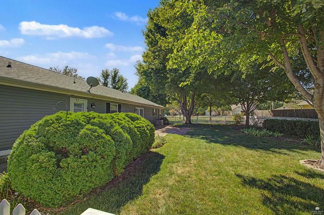 3842 Fox Ridge Drive, Manhattan, KS 66502