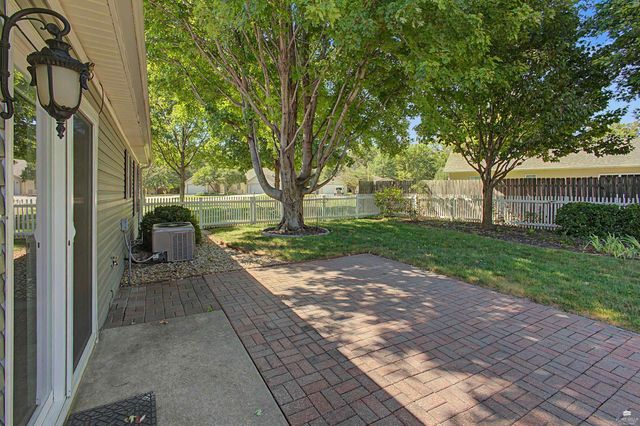 3842 Fox Ridge Drive, Manhattan, KS 66502