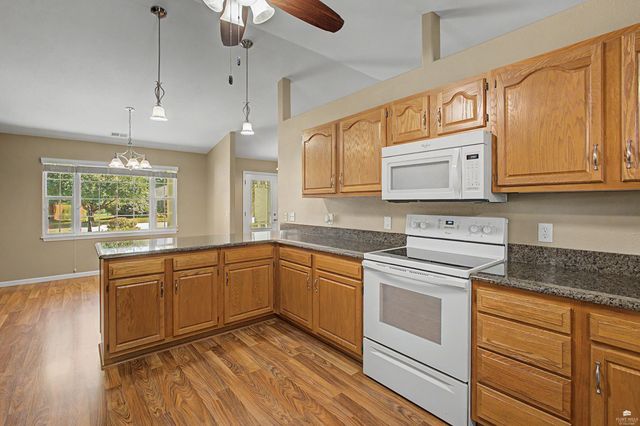 3842 Fox Ridge Drive, Manhattan, KS 66502