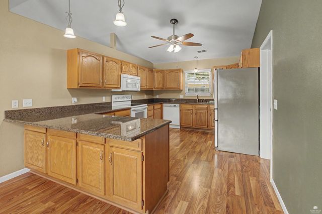 3842 Fox Ridge Drive, Manhattan, KS 66502