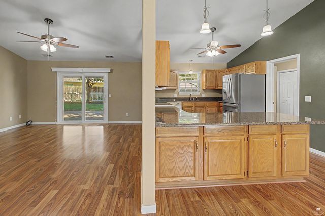 3842 Fox Ridge Drive, Manhattan, KS 66502
