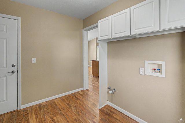 3842 Fox Ridge Drive, Manhattan, KS 66502