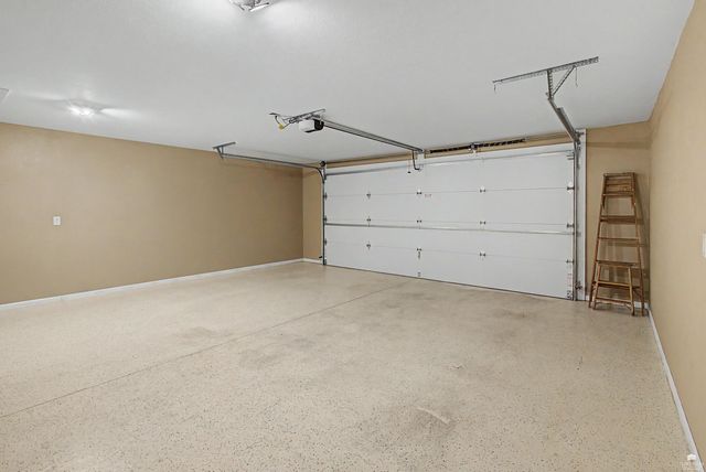 3842 Fox Ridge Drive, Manhattan, KS 66502