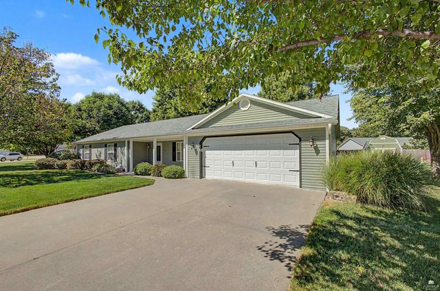 3842 Fox Ridge Drive, Manhattan, KS 66502