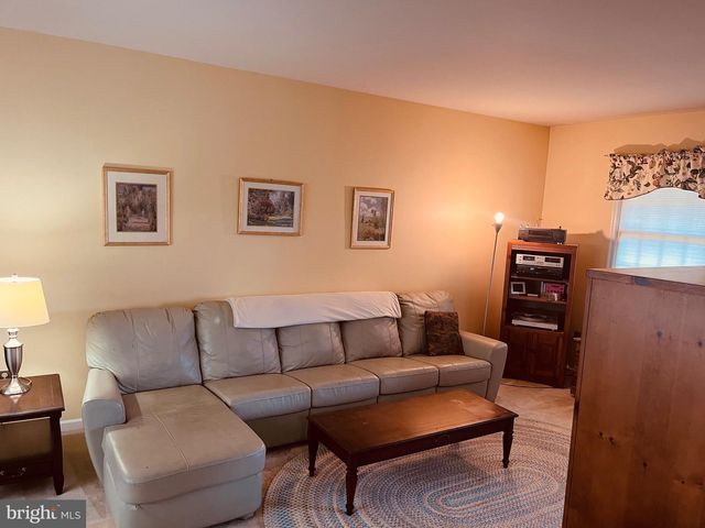 3819 CLAVERTON RD, Mechanicsburg, PA 17050