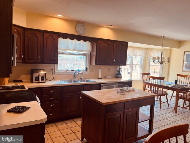 3819 CLAVERTON RD, Mechanicsburg, PA 17050