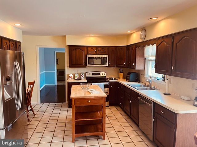 3819 CLAVERTON RD, Mechanicsburg, PA 17050