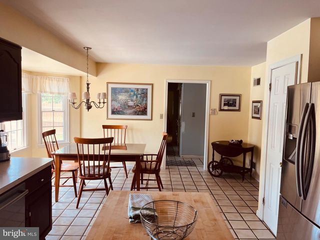 3819 CLAVERTON RD, Mechanicsburg, PA 17050