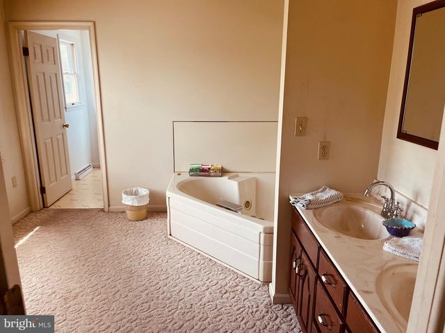 3819 CLAVERTON RD, Mechanicsburg, PA 17050