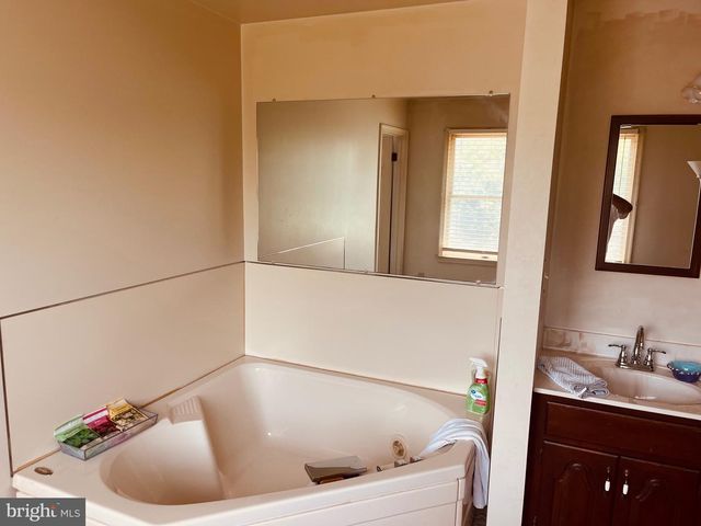 3819 CLAVERTON RD, Mechanicsburg, PA 17050