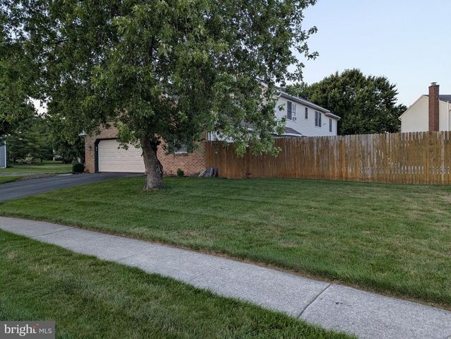 3819 CLAVERTON RD, Mechanicsburg, PA 17050