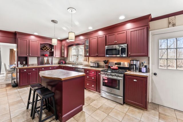 296 Dow Highway, South Berwick, ME 03908