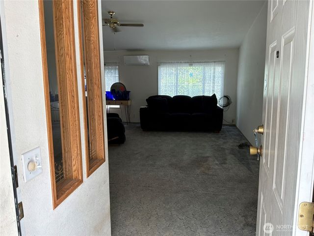 131 E Midnight Court, Allyn, WA 98524
