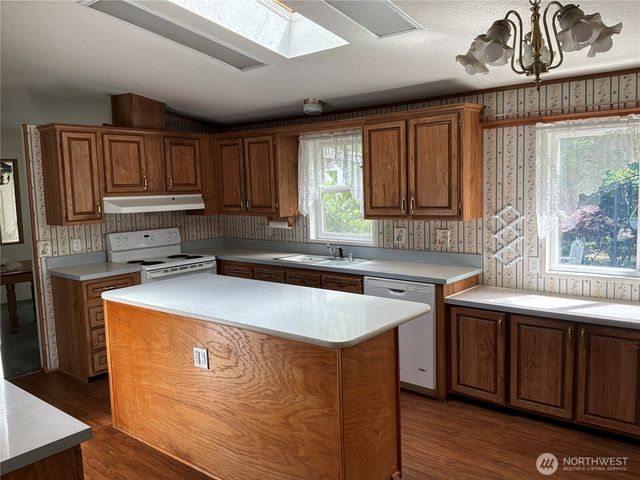 131 E Midnight Court, Allyn, WA 98524