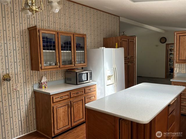 131 E Midnight Court, Allyn, WA 98524