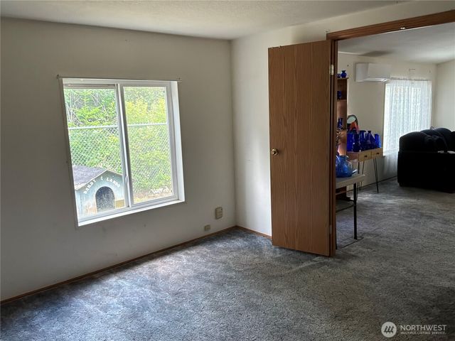 131 E Midnight Court, Allyn, WA 98524