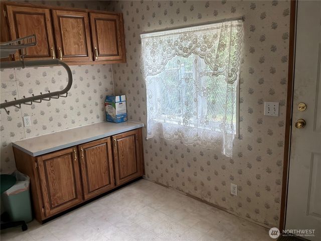 131 E Midnight Court, Allyn, WA 98524