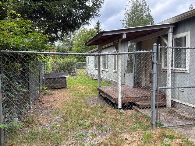 131 E Midnight Court, Allyn, WA 98524
