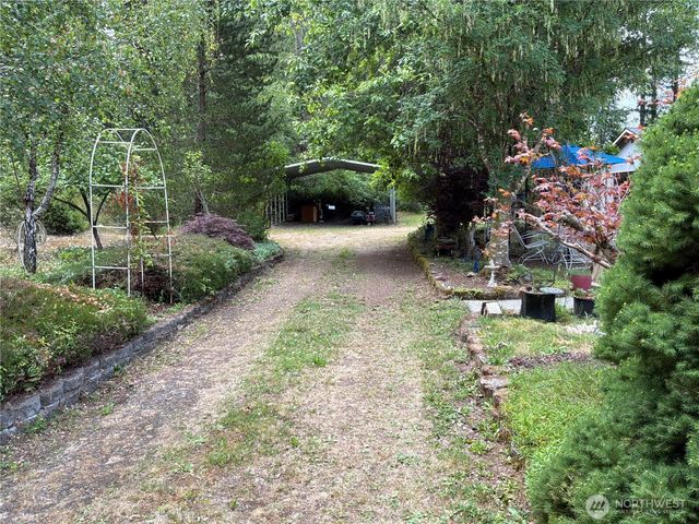 131 E Midnight Court, Allyn, WA 98524