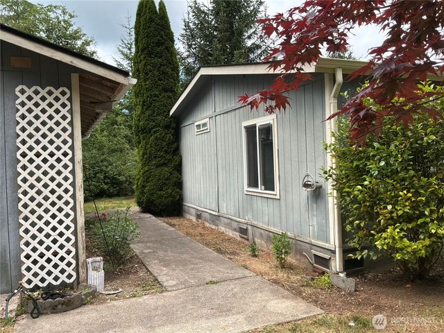 131 E Midnight Court, Allyn, WA 98524